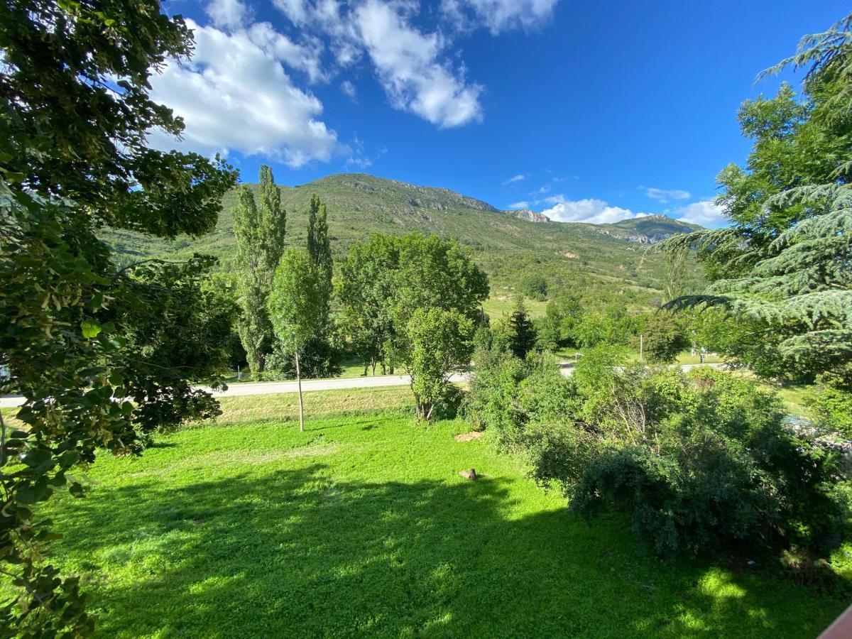 Gite En Haute Provence Montfroc Esterno foto